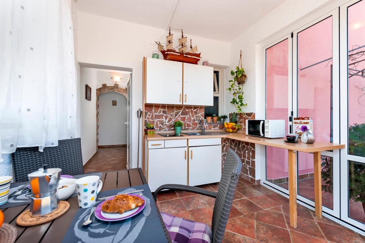 Apartment & Rooms Graciela Rovinj Eksteriør billede